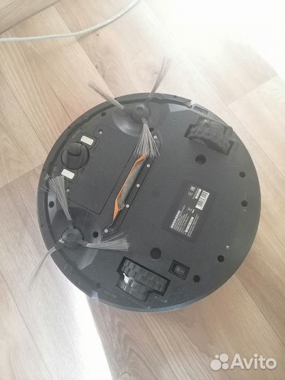 Робот пылесос redmond