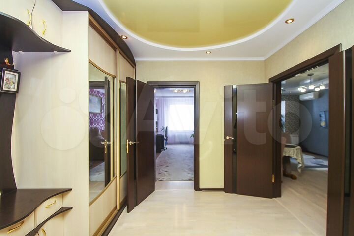 2-к. квартира, 71 м², 7/10 эт.