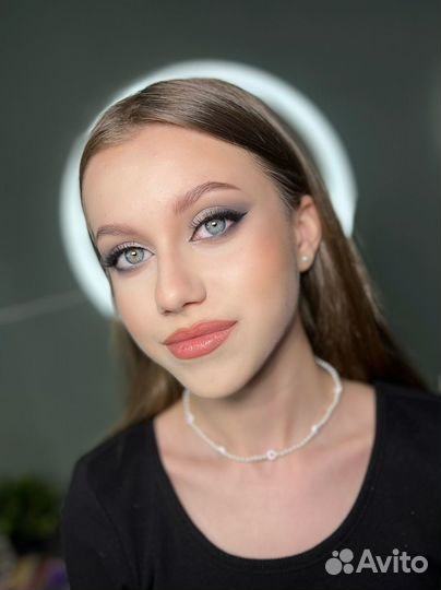 Макияж и прическа