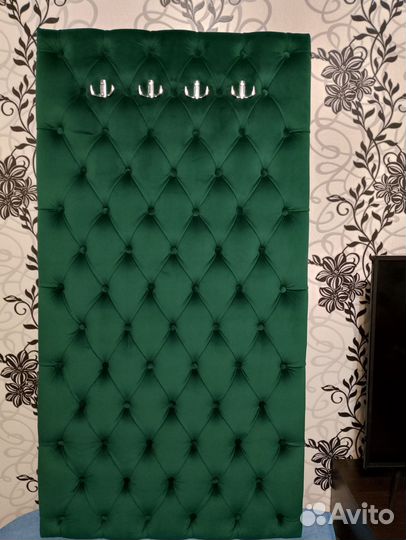 Вешалка для одежды настенная