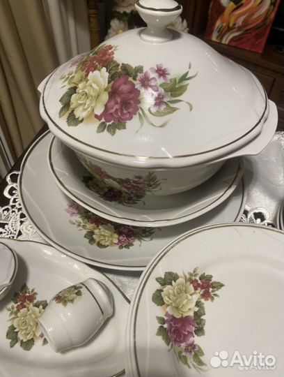 Сервиз столовый Добрушинский СССР. Стеклянная ваза