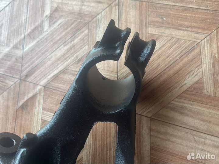 Поворотный кулак Передний правый Skoda octavia