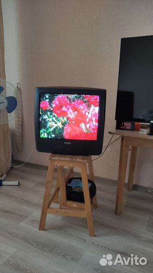 Телевизор philips с приставкой б/у