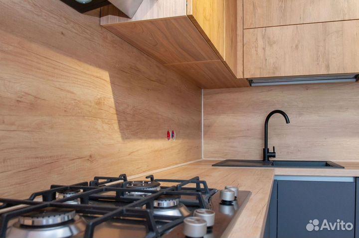 Кухня в потолок на заказ