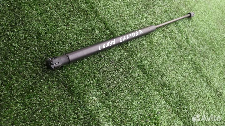 Амортизатор пола багажника Volvo V70 B5254T10 2010