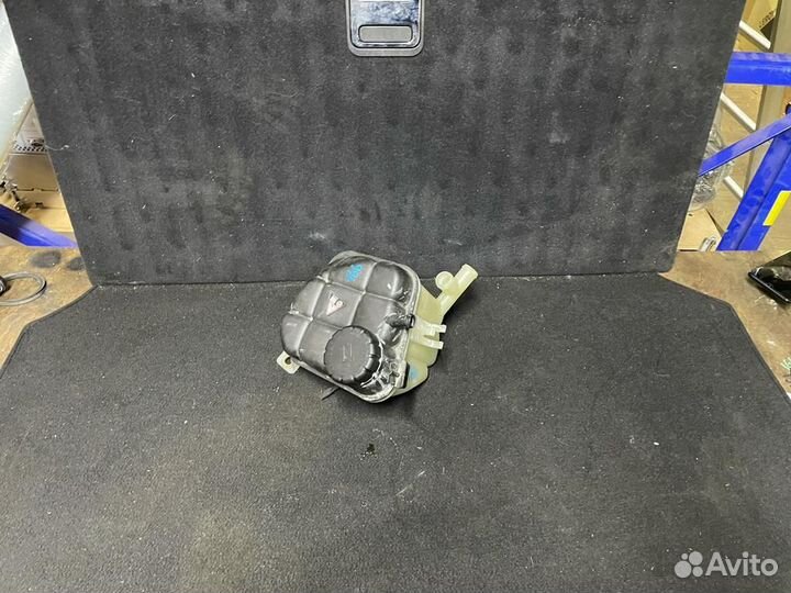 Расширительный бачек на Мерседес w166 x166 w292