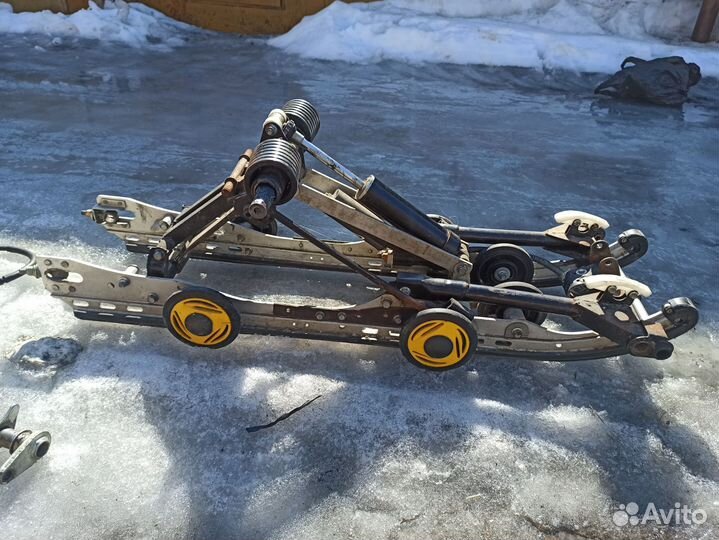 Задняя телега от снегохода yamaha nitro в сборе