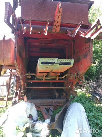 Комбайн Нива