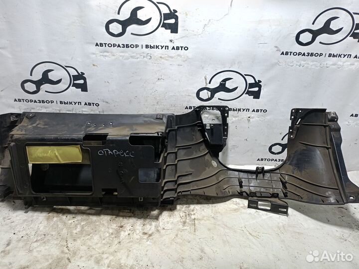 Накладка торпедо правая Hyundai Starex