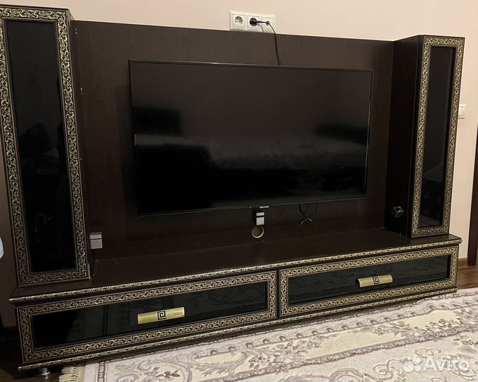 Подставка для телевизора