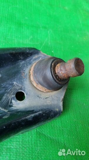 Рычаг передний правый Nissan Note SNE13