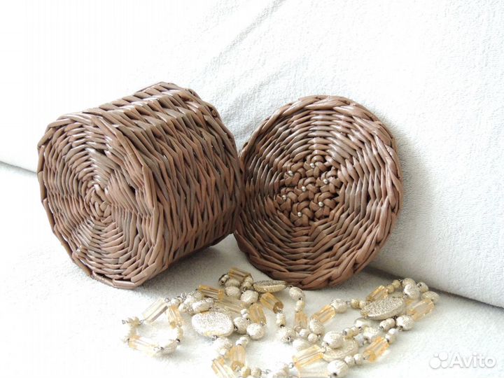 Плетеная шкатулка