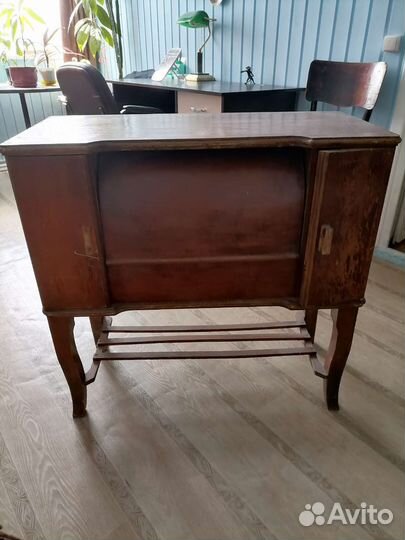 Антикварный шкафчик