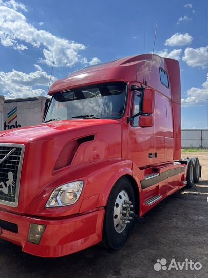 Volvo VNL, 2003