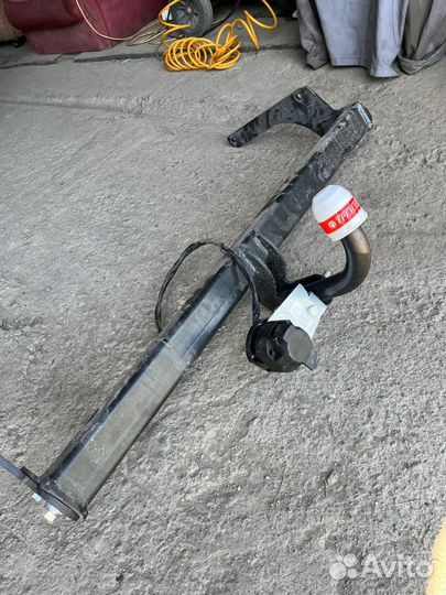 Фаркоп на рено логан новый