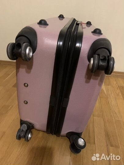 Чемодан на колесах Gillivo