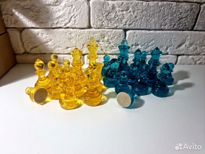 Шахматные фигуры ручной работы из смолы