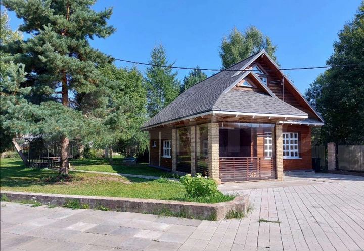 Дом 100 м² на участке 100 сот.