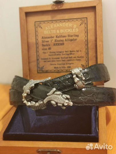 Ремень из кожи аллигатора с серебряной пряжкой