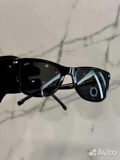 Солнцезащитные очки boss