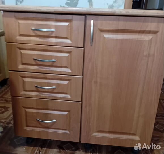 Продам тумбу