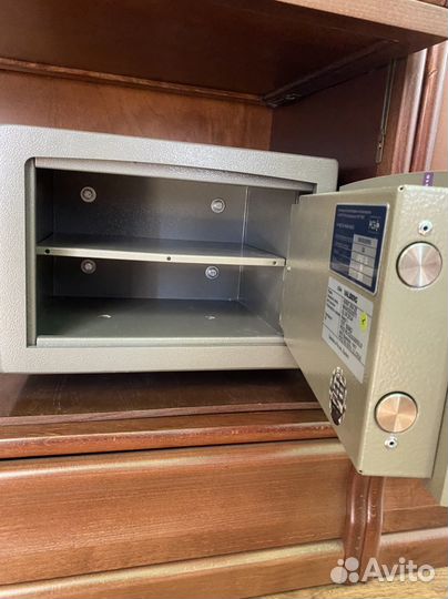 Сейф металлический