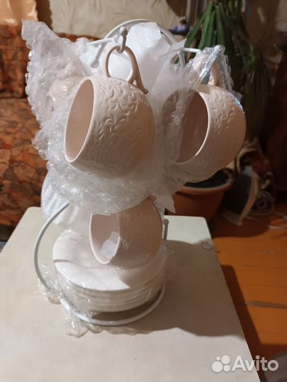 Чайный сервиз на подставке