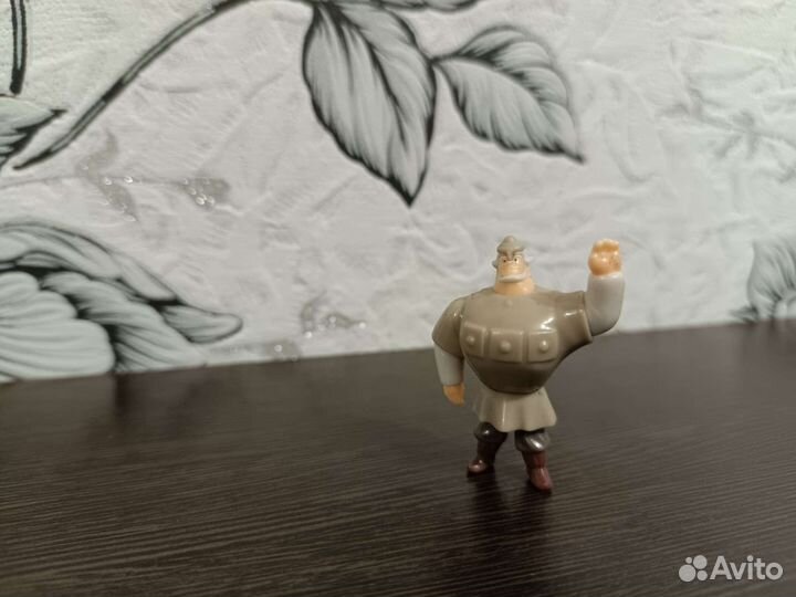 Игрушки из киндера (богатыри,фиксики, шрек и т.д)