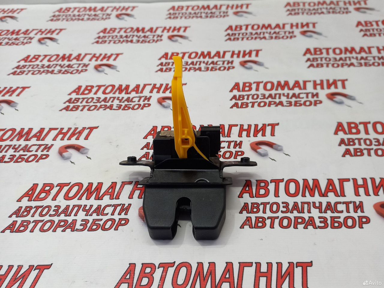 Замок крышки багажника Джили Кулрей SX11