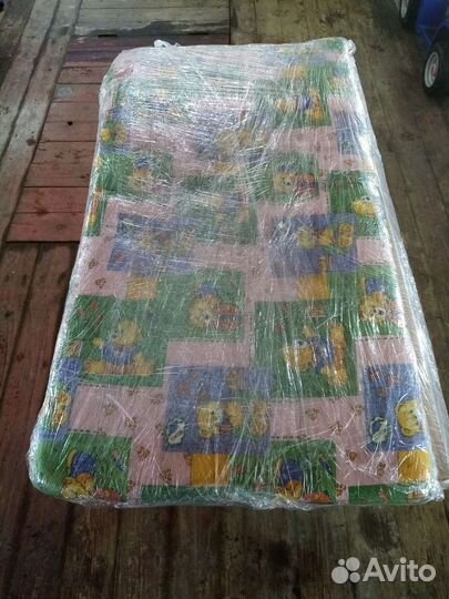 Детская кровать с матрасом