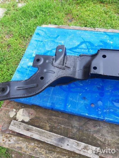 Задняя балка Ниссан Авенир