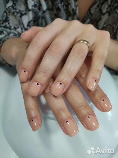 Маникюр, педикюр в уютной студии