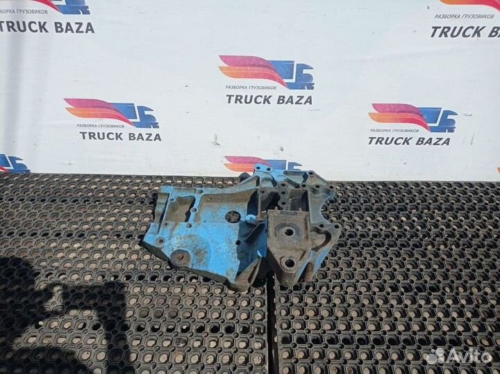 Кронштейн рессоры передней правый