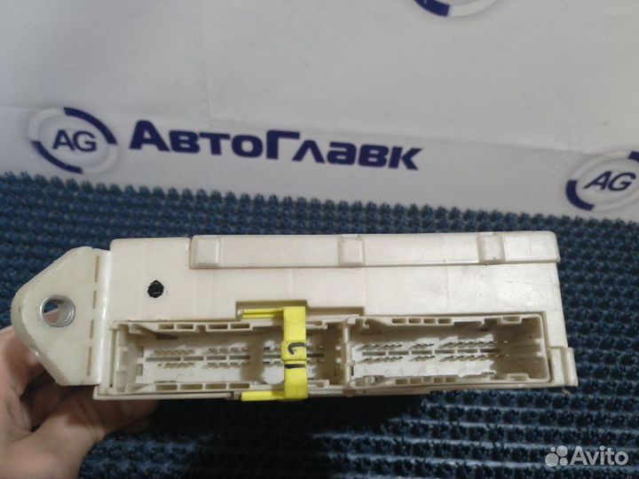 Блок предохранителей Toyota Estima