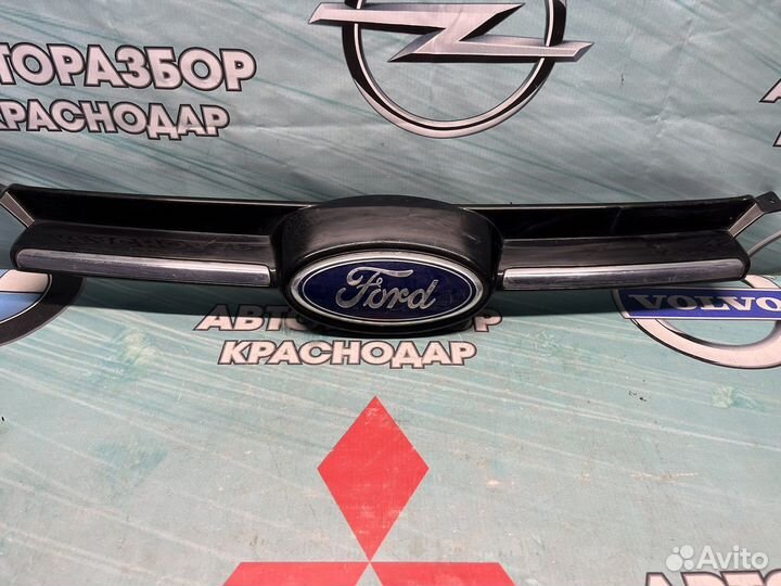 Решетка радиатора Ford Focus 3/11-15г
