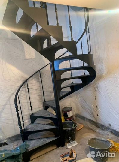 Лестница для коттеджа на заказ