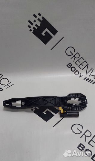 Кронштейн ручки двери задний левый Geely Coolray