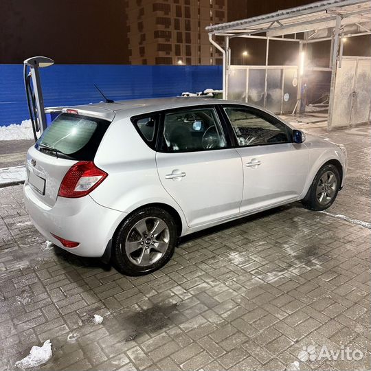 Kia Ceed 1.6 AT, 2010, 208 000 км