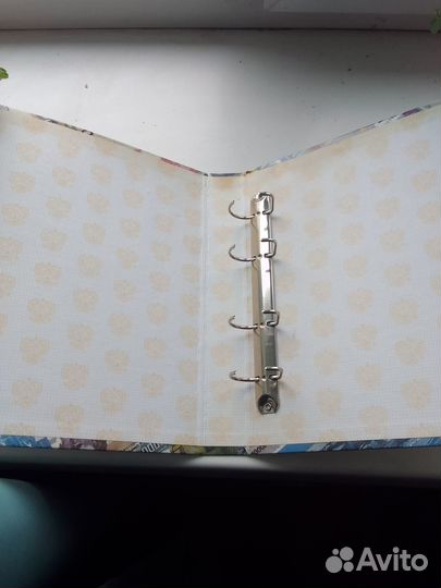 Альбом для коллекционирования монет и банкнот