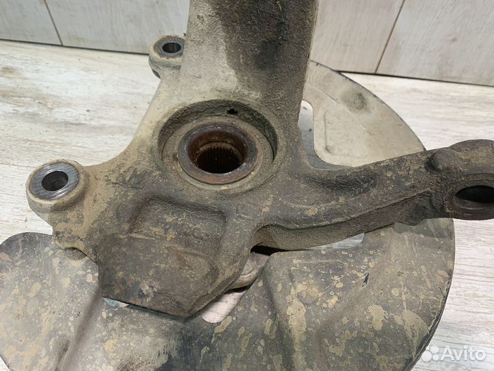 Кулак передний правый Land Rover Freelander 2