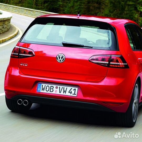 Бампер задний в цвет Volkswagen Golf 7