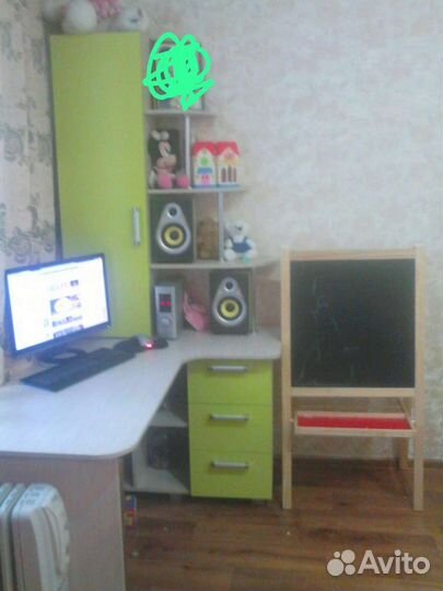 Угловой письменный стол