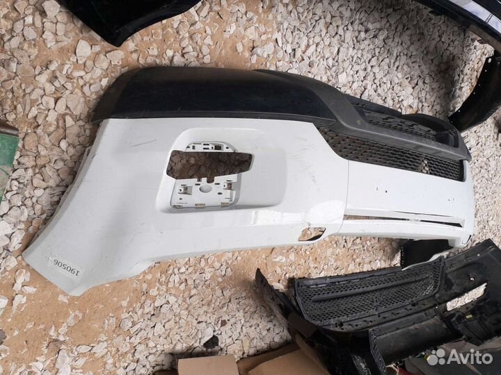 Land Rover Range Rover Evoque бампер передний