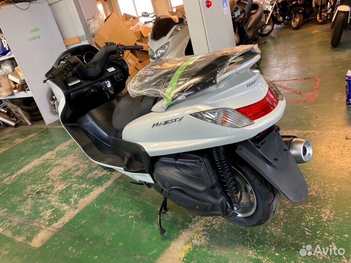 Максискутер Yamaha Majesty 250