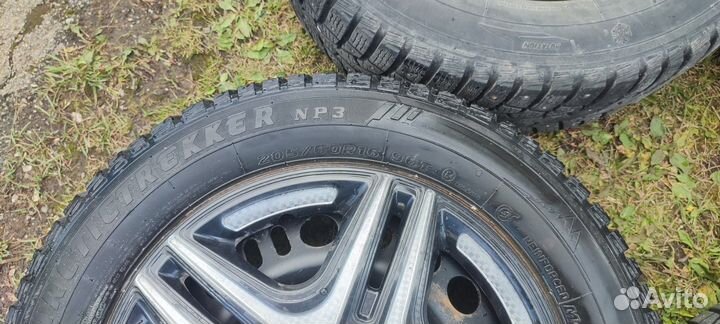 Maxxis ArcticTrekker NP3 205/60 R16 96T