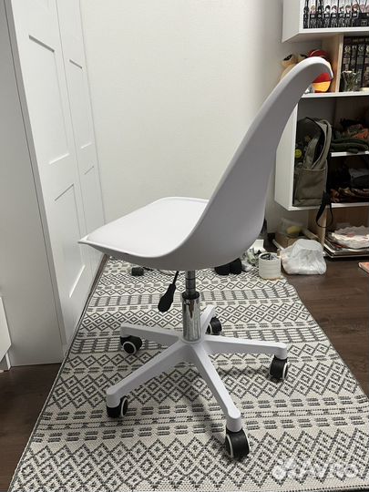 Офисное кресло