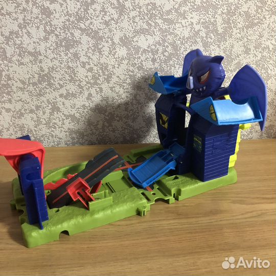 Трек hot wheels летучая мышь