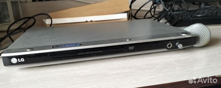 DVD проигрыватель LG с микрофоном