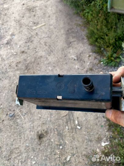 Вещевой ящик Nissan Primera P10