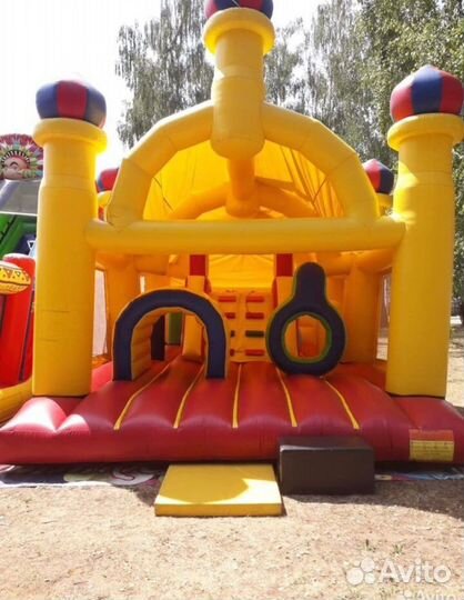 Детский надувной батут с горкой
